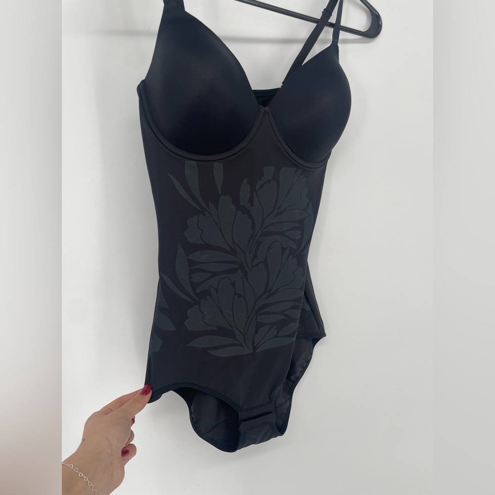 Maidenform Black Floral Print Fitted Stretch Shapewear Bodysuit - Picture 3 of 14